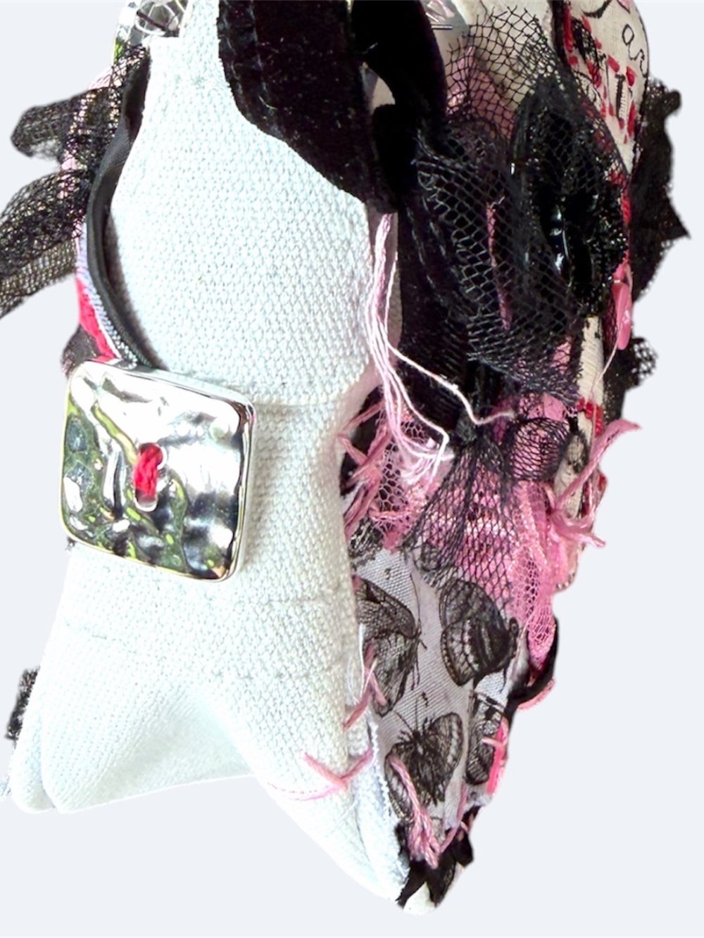 Kawaii pink goth shoulder bag with embellishments and details. Junk shoulder bag - Picture 5 of 6